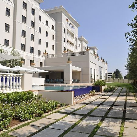 Peermont Metcourt Suites At Emperors Palace Kempton Park Exterior photo
