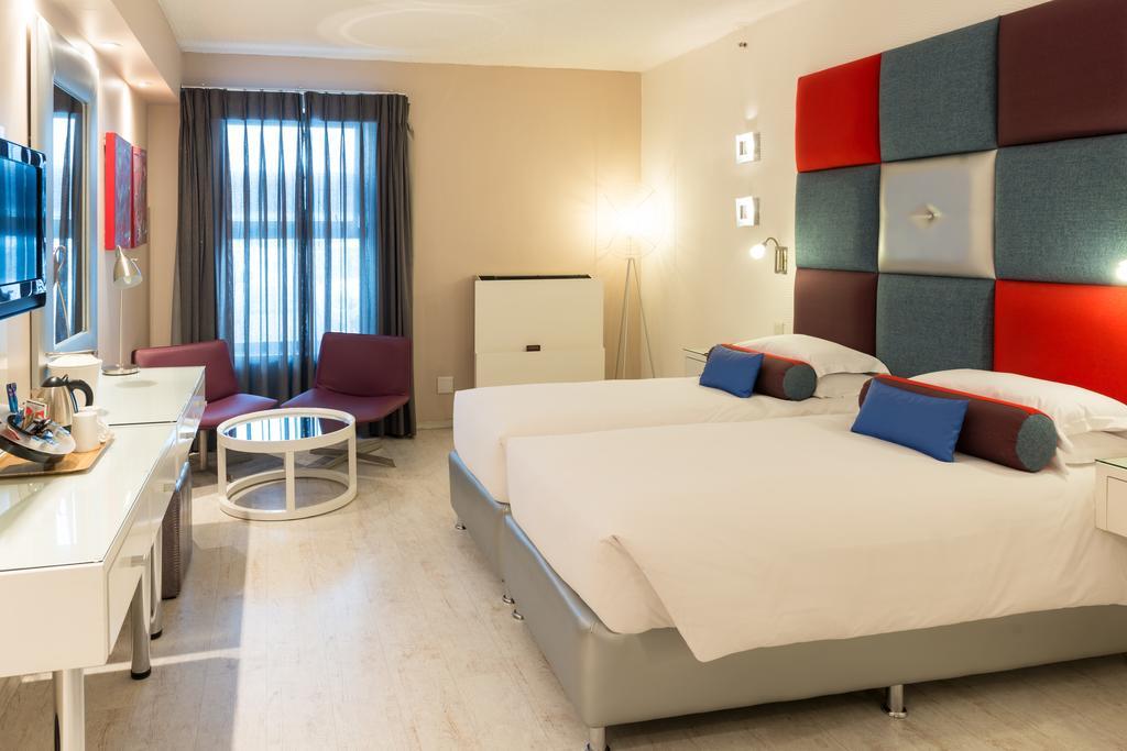 Peermont Metcourt Suites At Emperors Palace Kempton Park Exterior photo